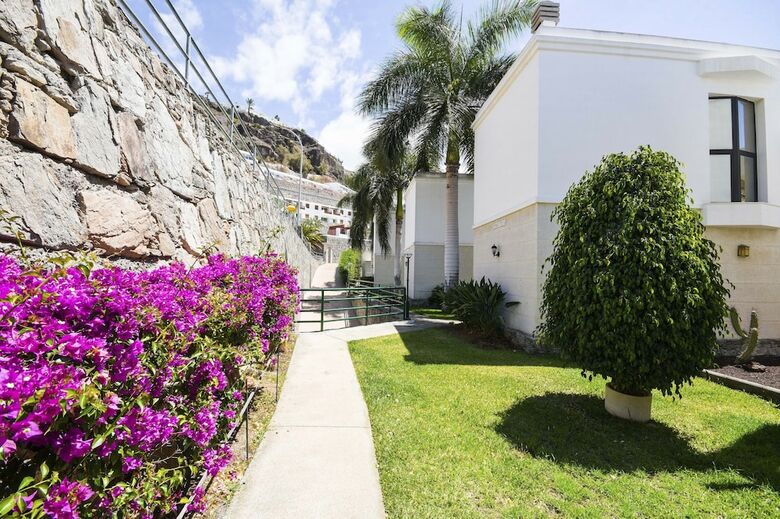 Sunshine Beach Villas