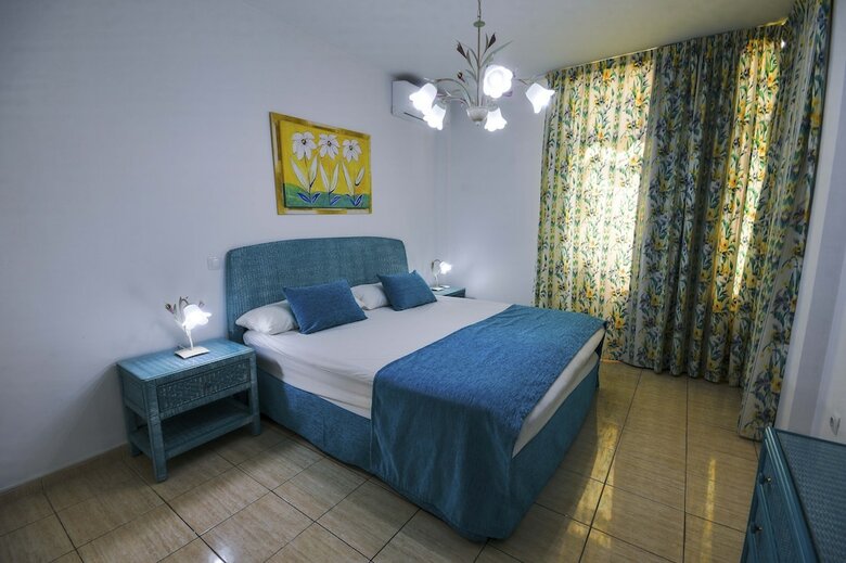 Sunshine Beach Villas