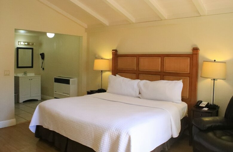 Motel Carmel Resort Inn