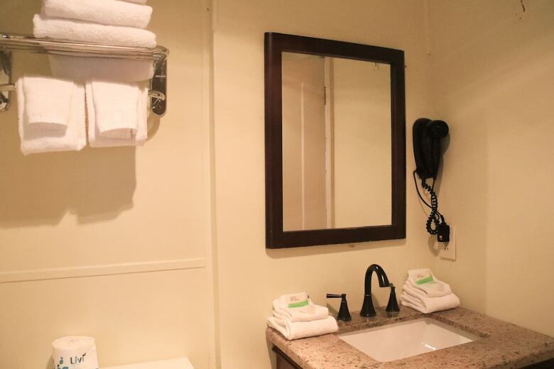 Motel Carmel Resort Inn