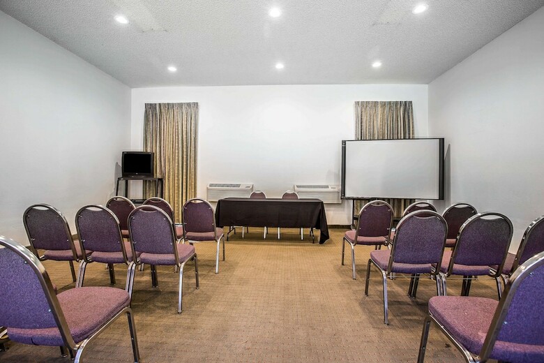 Hotel Baymont By Wyndham Ontario