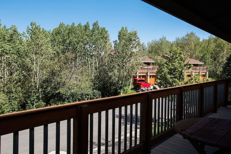 Crescent Ridge 143