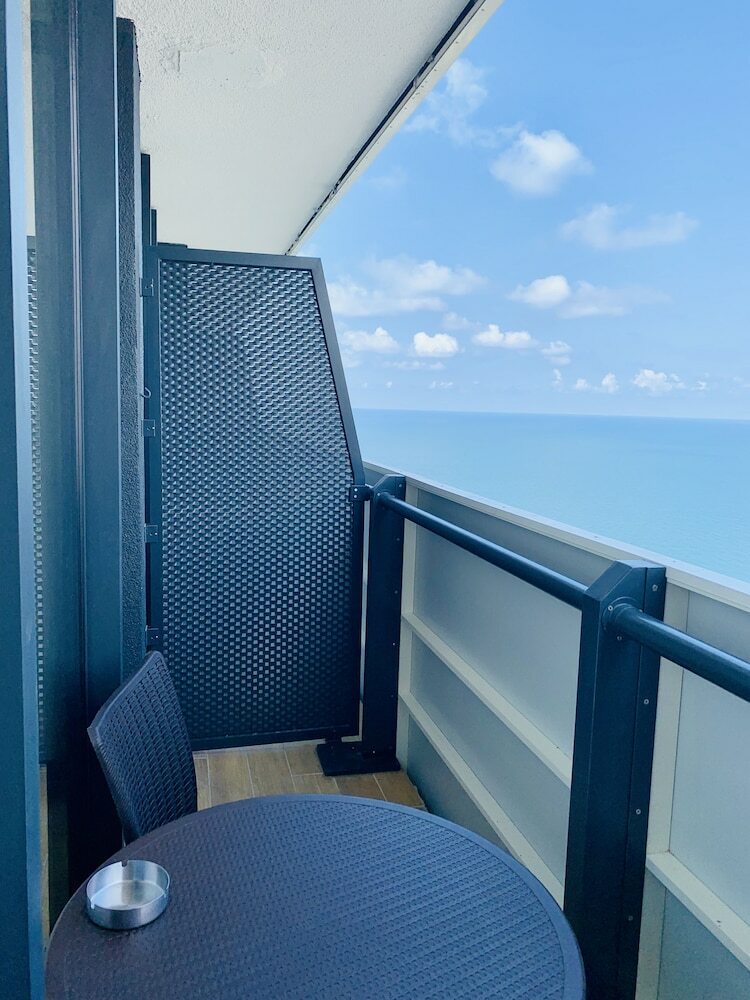 Aparthotel Royal Sea Breeze Apartment