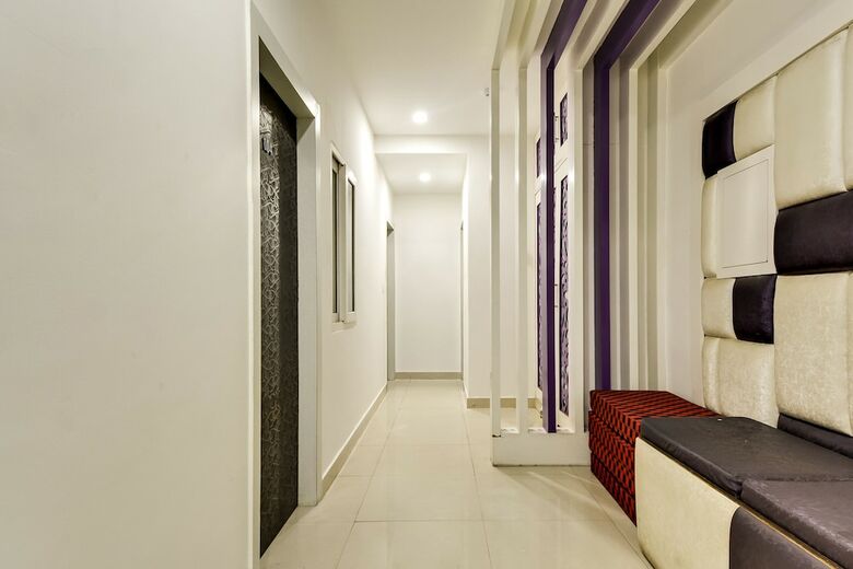 Oyo 60737 Hotel Purple Residency