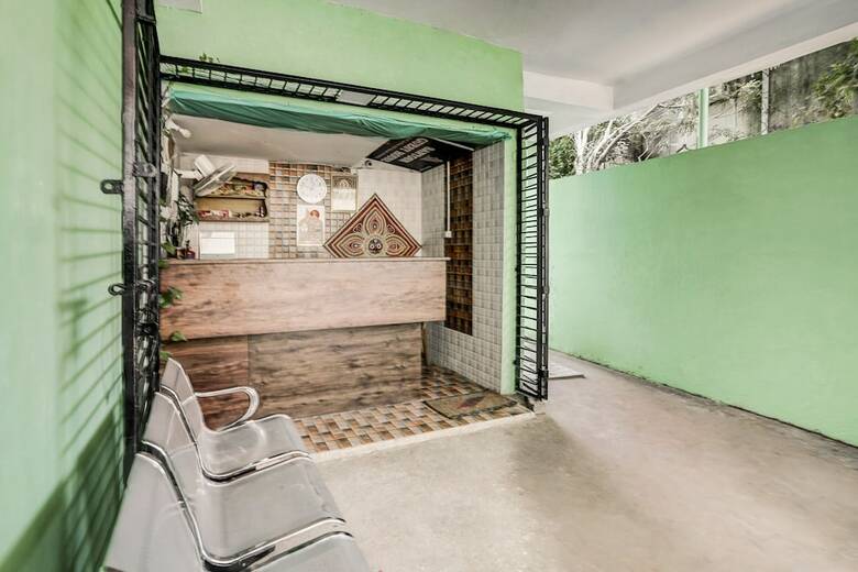 Oyo 60003 Hotel Santosh