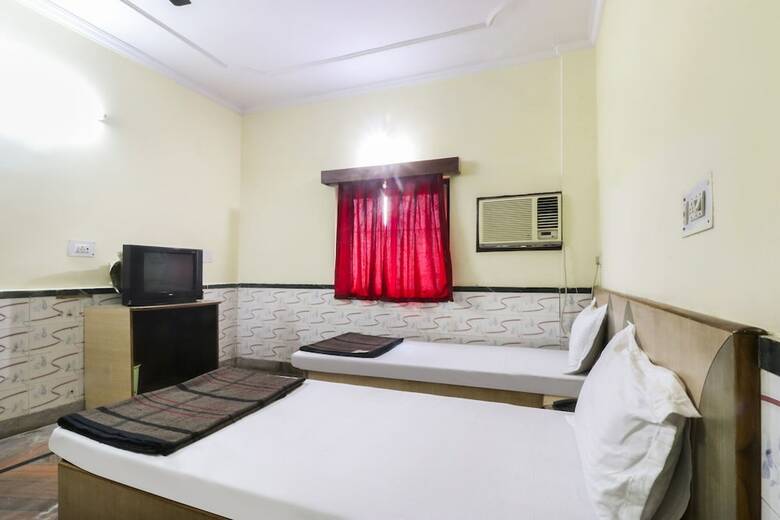 Spot On 49918 Hotel Ganapati