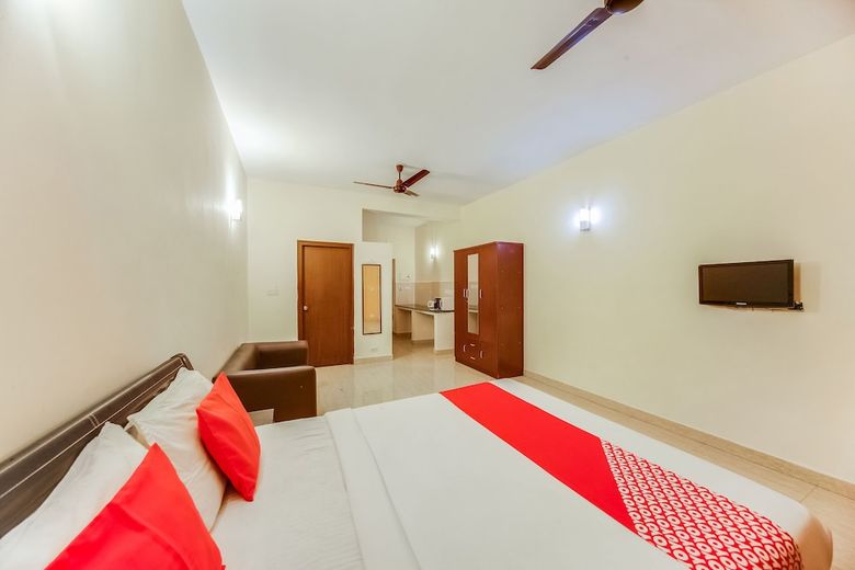 Hotel Oyo 43665 Purple Resort