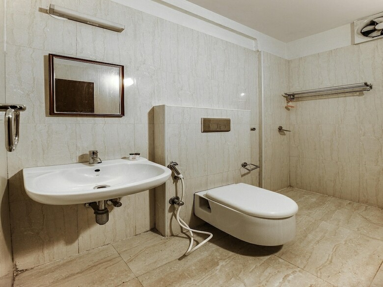 Hotel Oyo 43665 Purple Resort