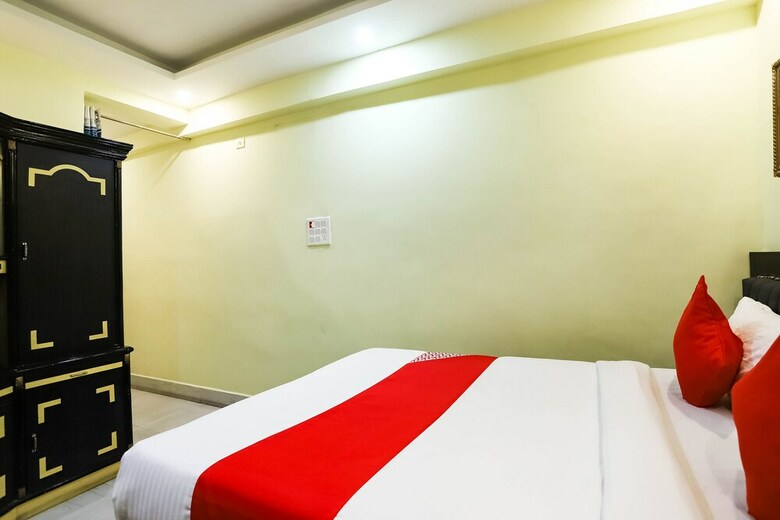 Oyo 40476 Hotel Devi Darbar