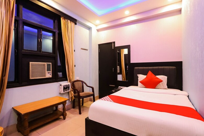 Oyo 40476 Hotel Devi Darbar