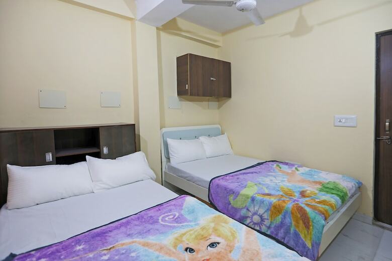 Hotel Spot On 48329 Dee 9 Residency