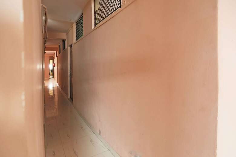 Hotel Spot On 48329 Dee 9 Residency