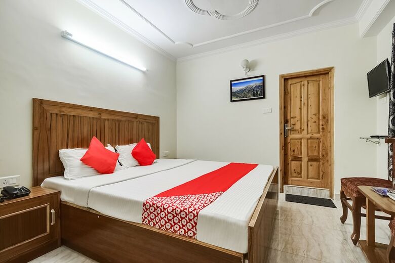 Oyo 48870 Hotel Kalra Regancy