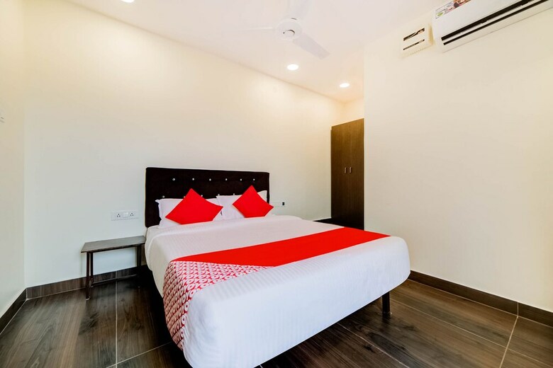 Oyo 27844 Seven A Luxury Hotel