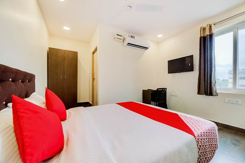 Oyo 27844 Seven A Luxury Hotel