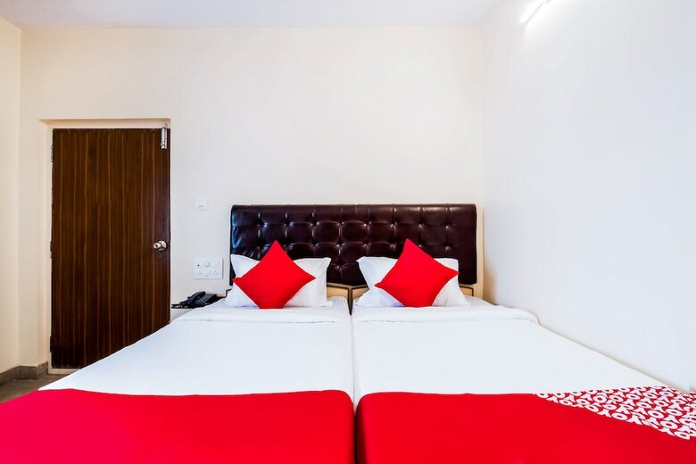 Hotel Oyo 37146 G P Residency
