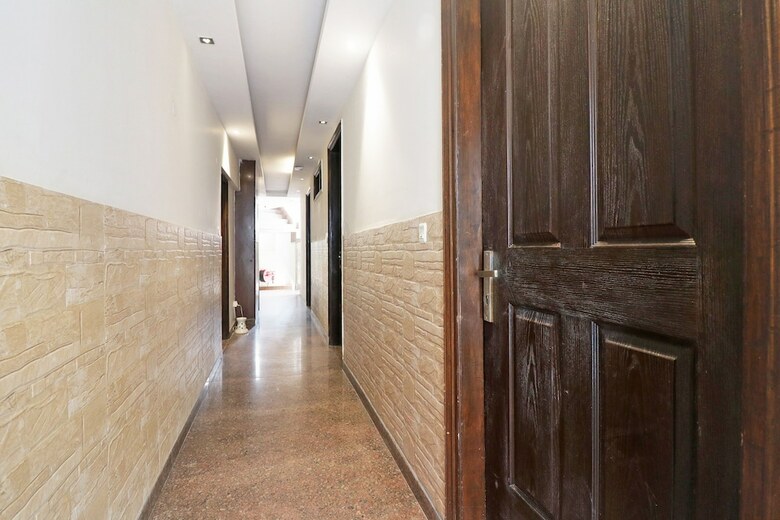 Hotel Oyo 49069 A Suites