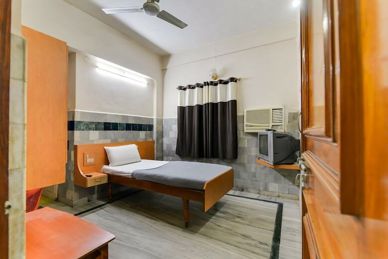 Spot On 60917 Hotel Ganesh