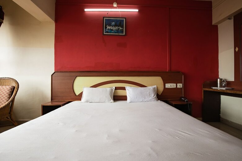 Spot On 6991 Hotel Poonam