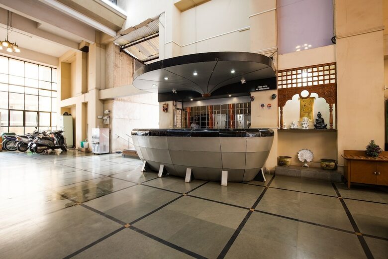 Spot On 6991 Hotel Poonam