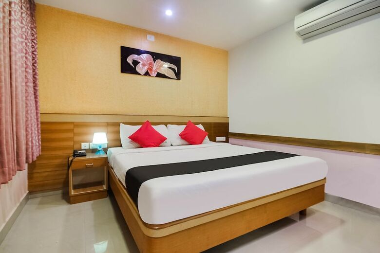 Capital O 49169 Hotel Raks