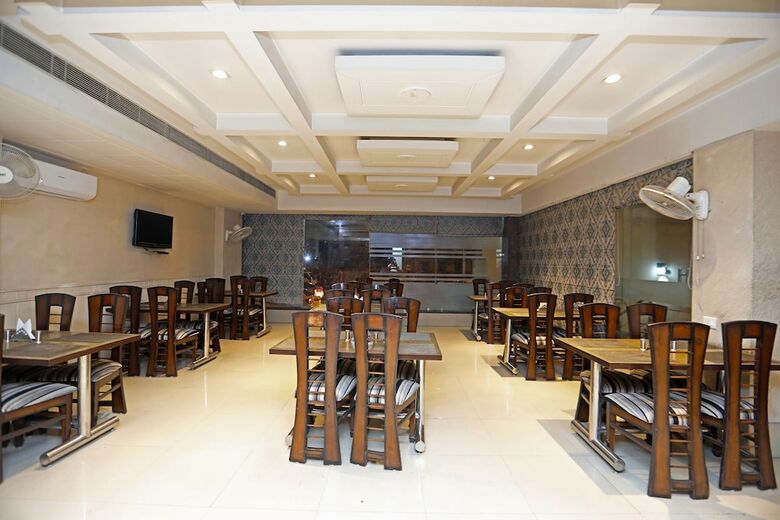 Capital O 445 Impress Hotel