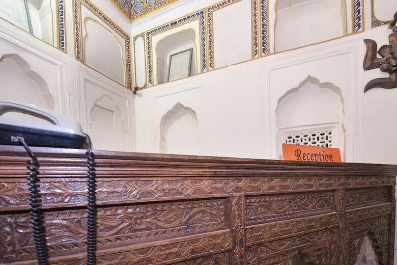 Hotel Oyo 46031  Singhasan Haveli