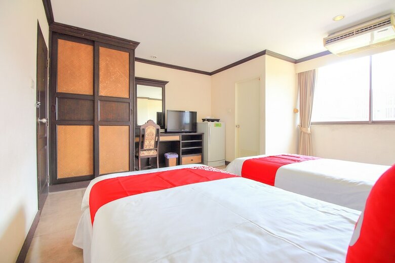 Oyo 383 White Inn Hotel