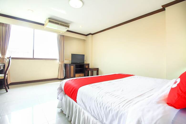 Oyo 383 White Inn Hotel