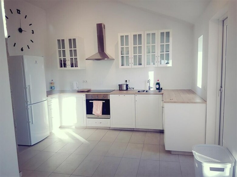 Apartamentos Hellat�n Guest House