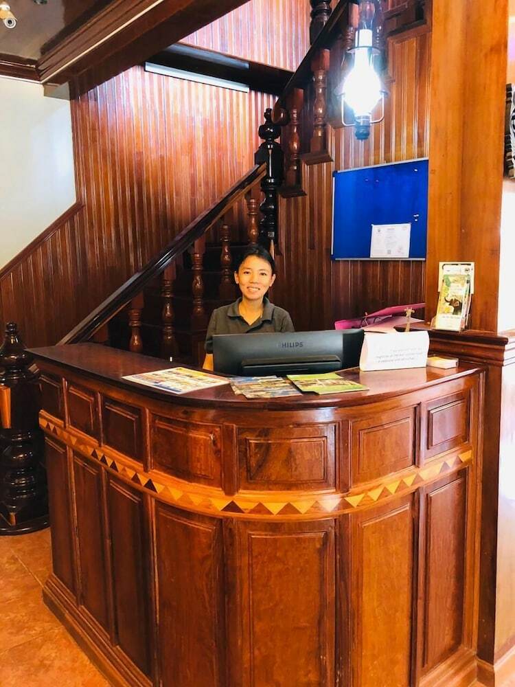 Isirafu Hotel & Residence