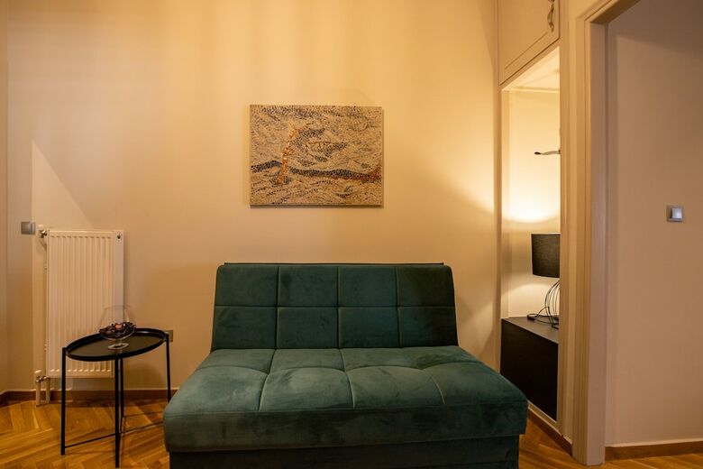 Luxurious 5 Bedroom-3 Bathroom Apartment 2- Athens