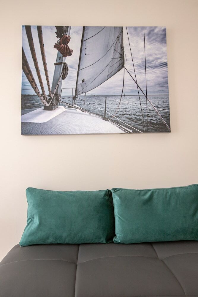 Luxurious 5 Bedroom-3 Bathroom Apartment 2- Athens