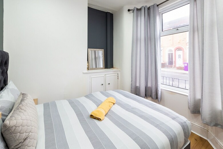 Lush Apartments 4 Bedroom House - Gilroy