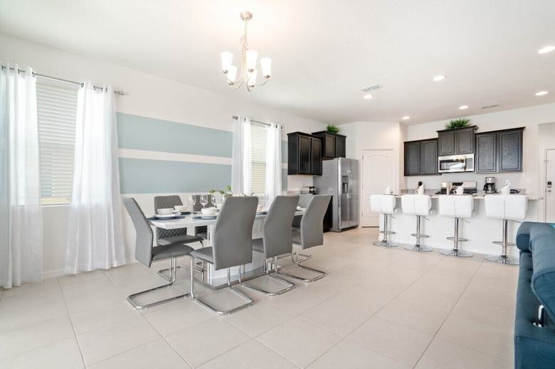 Lovely 5 Bed Pool Hm - Solterra-6082bod