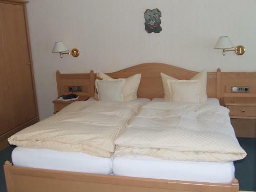 Hostal Hotel-caf� Z�schener Bauernstuben Garni