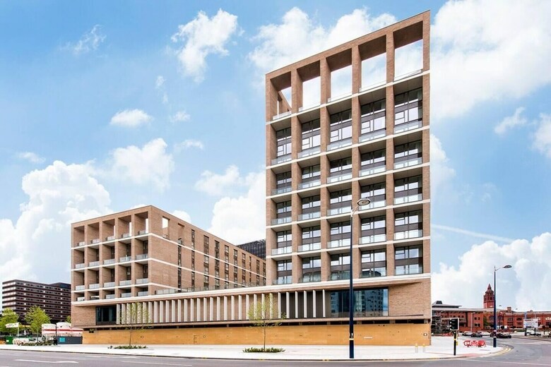 Luxurious And Bright 2br City Centre Apartment
