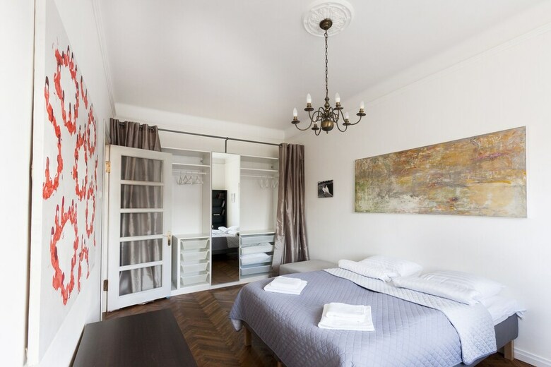 Artist's Hideaway Apartment