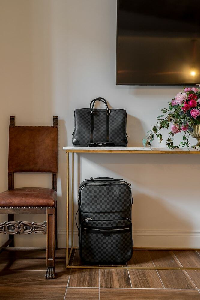 Prince's Suite Luxury Business Collection