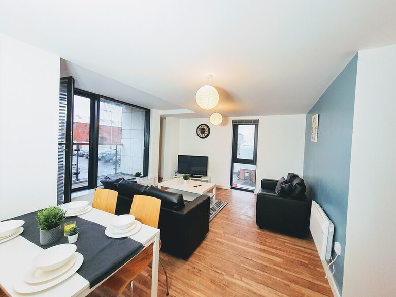 Solo Living - The Plaza