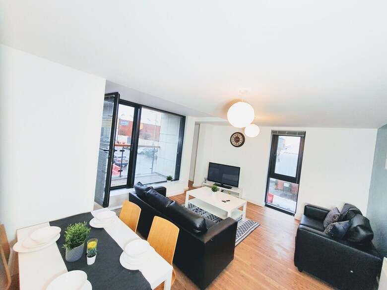 Solo Living - The Plaza