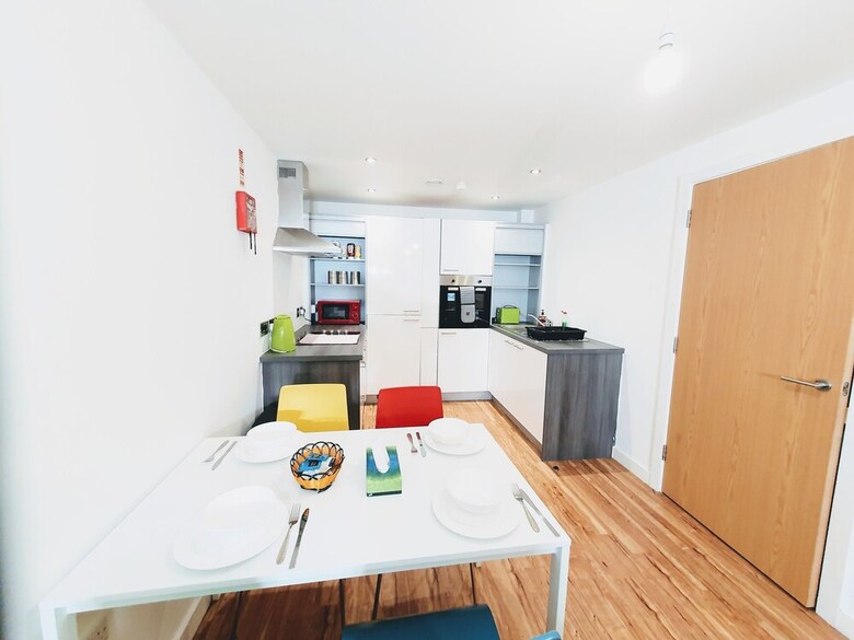 Solo Living - The Plaza