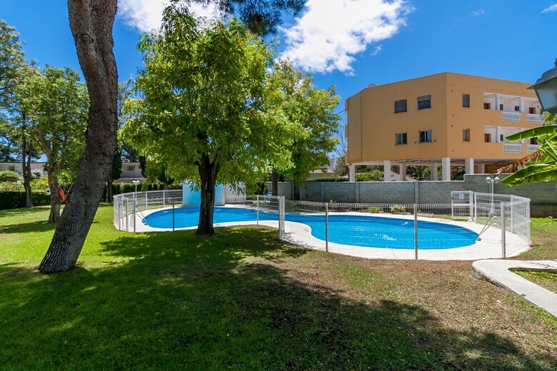 Torremolinos Pool And Garden Canovas Apartment