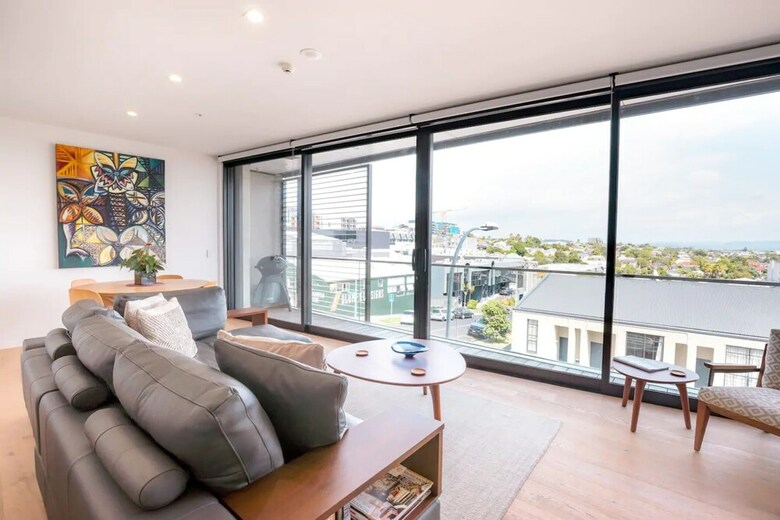 Modern 2 Bedroom Apartment In Ponsonby With With Views