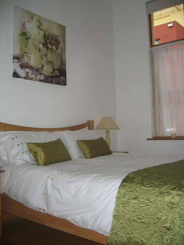 Well-located Dublin Apartment Beside Grand Canal