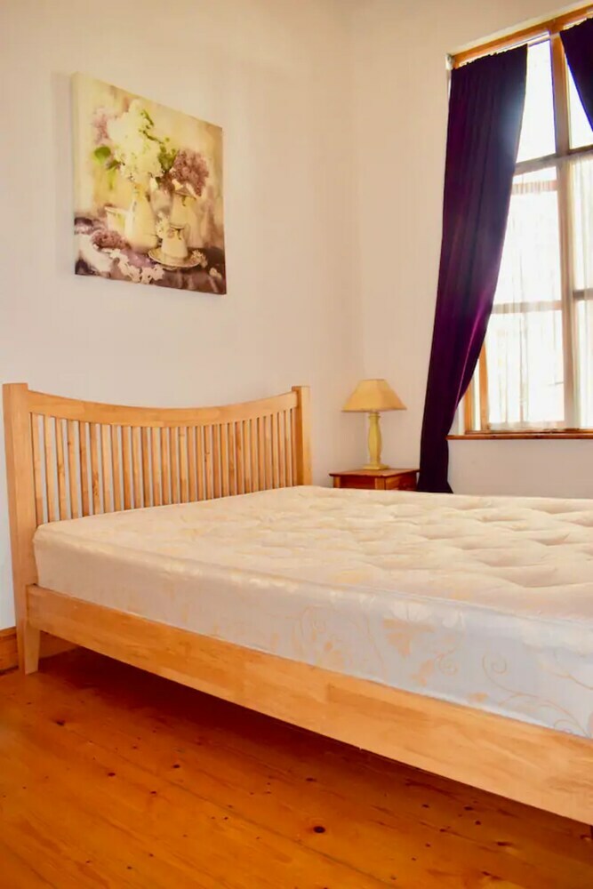Well-located Dublin Apartment Beside Grand Canal