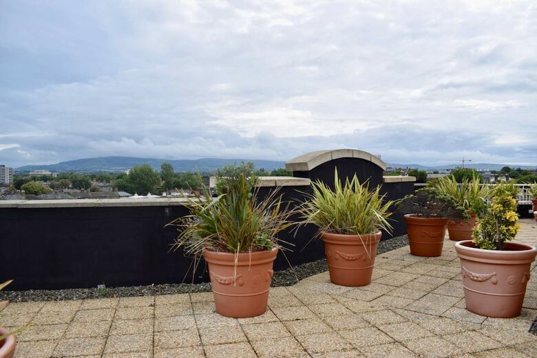 Apartamentos Peaceful 2 Bedroom Flat Beside Silicon Docks