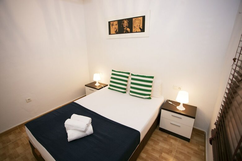 Center & White Town Apartment
