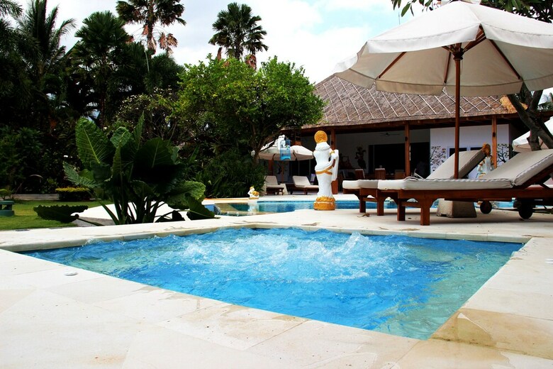 Bed & Breakfast The Villa Pantai Lovina