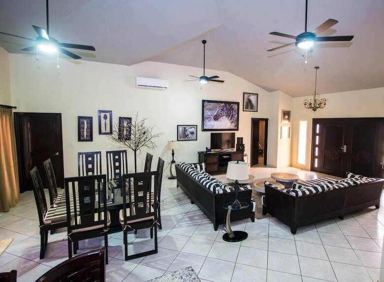 Apartamentos New! 6 Bedroom Ocean View